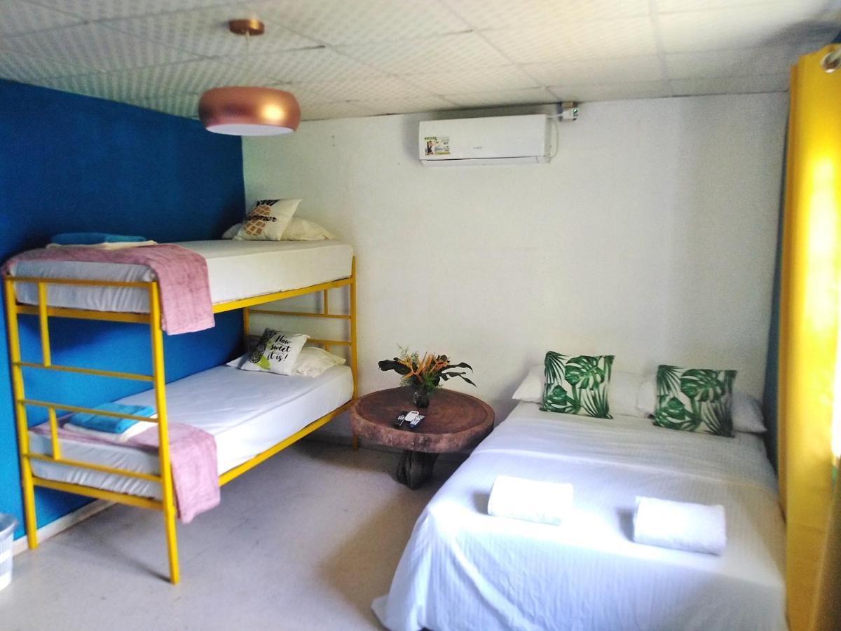 Hostal & Cafe Travelers Santiago Kültér fotó