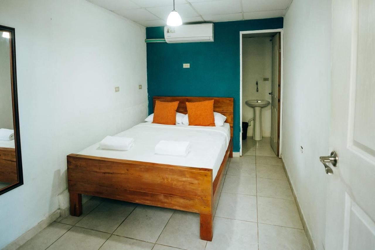 Hostal & Cafe Travelers Santiago Kültér fotó