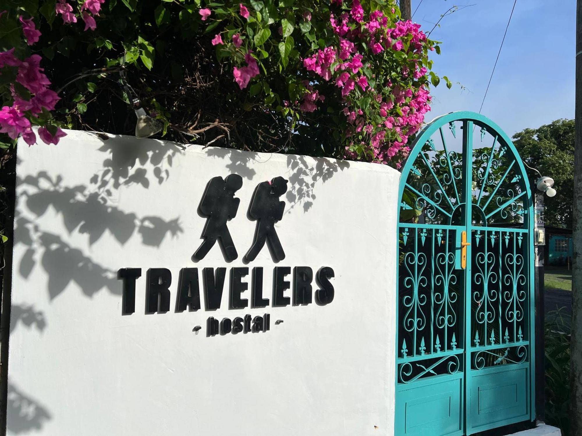 Hostal & Cafe Travelers Santiago Kültér fotó
